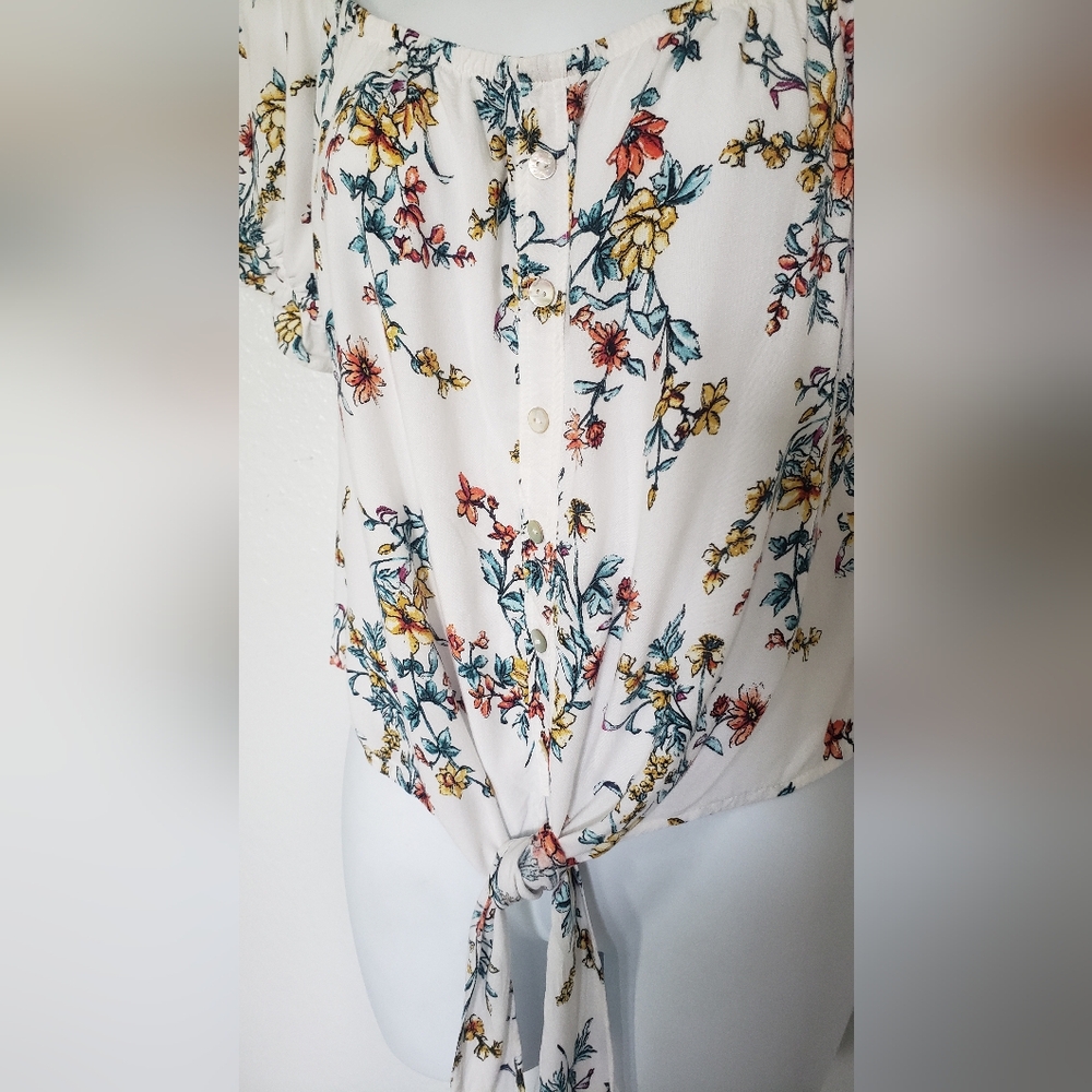 White Floral Crop Top Blouse Sz L Button Down Ruffled Sleeves Off The Shoulder - Picture 4 of 8